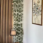 Spacieux Avec Garage Individuel Et Terrasse *