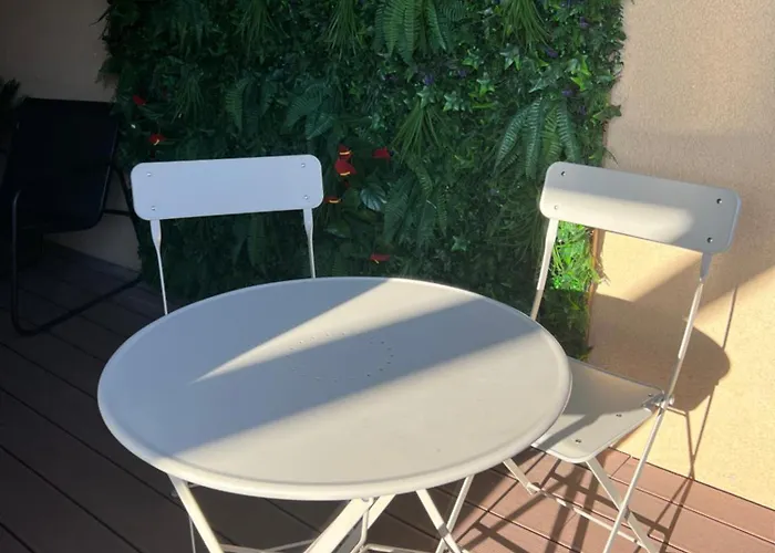 Spacieux Avec Garage Individuel Et Terrasse